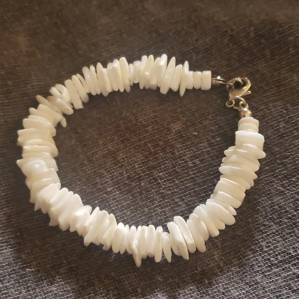 Puka Shell Bracelet - Picture 3 of 4